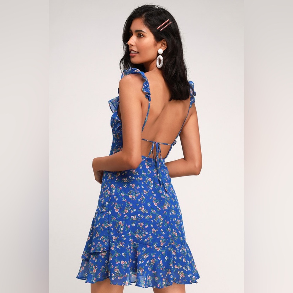 NWT Lulus Spring Dream Blue Floral Print Ruffled Skater Dress Medium sold out!